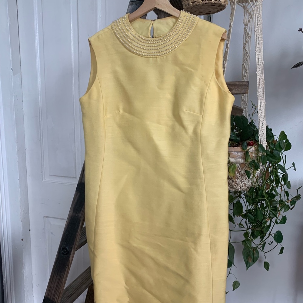 Vintage 60s yellow mod dress with pearls